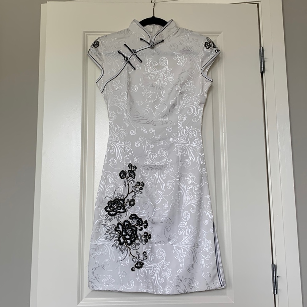 White qipao small dress